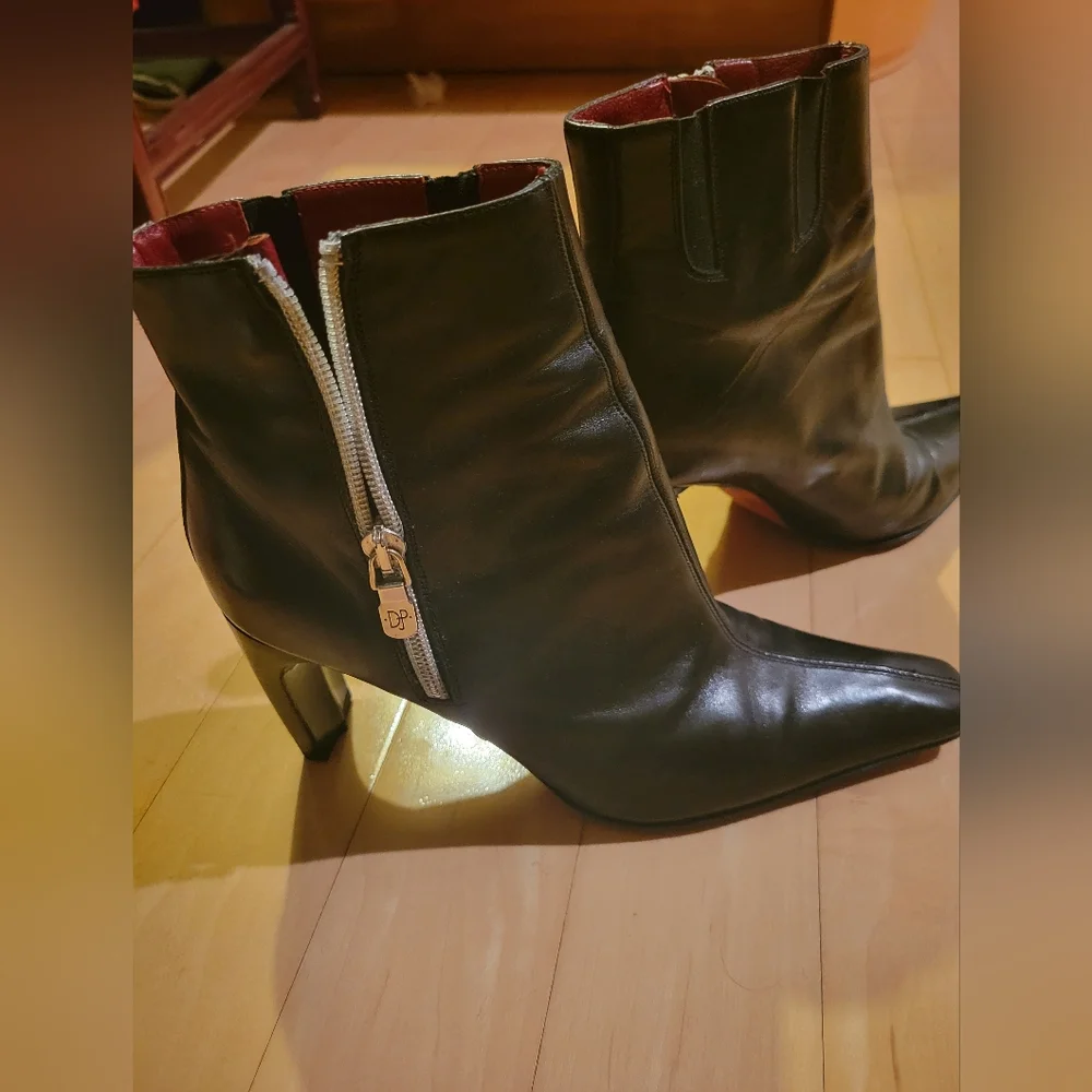 Boots - Picture 4 of 4